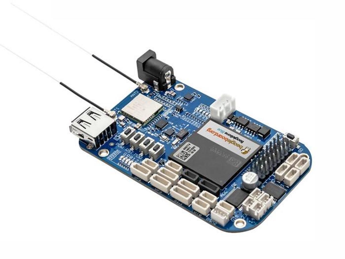 Blue BeagleBone Blue microcontroller board with USB, power jack, multiple sensors, módulos, and electrónica components for. - BeagleBone Blue - Microbot México - Default Title