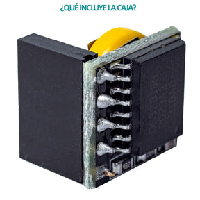 Módulo o componente electrónico miniatura de color negro con condensador amarillo y pines de soldadura, con la pregunta '¿QUÉ INCLUYE LA CAJA?